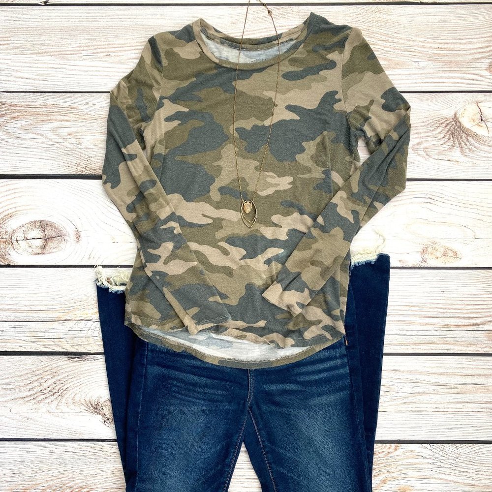 American Eagle Camo Seriously Soft Perfect Crew Long Sleeve T-shirt -Small